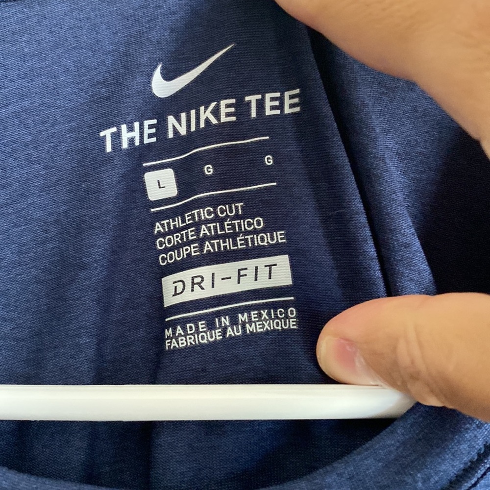 Nike Large Xavier Univeristy Dri Fit Shirts NEVER USED - Picture 3 of 6